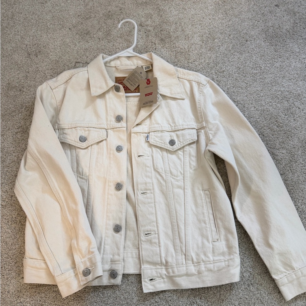 LEVIS cream denim jacket